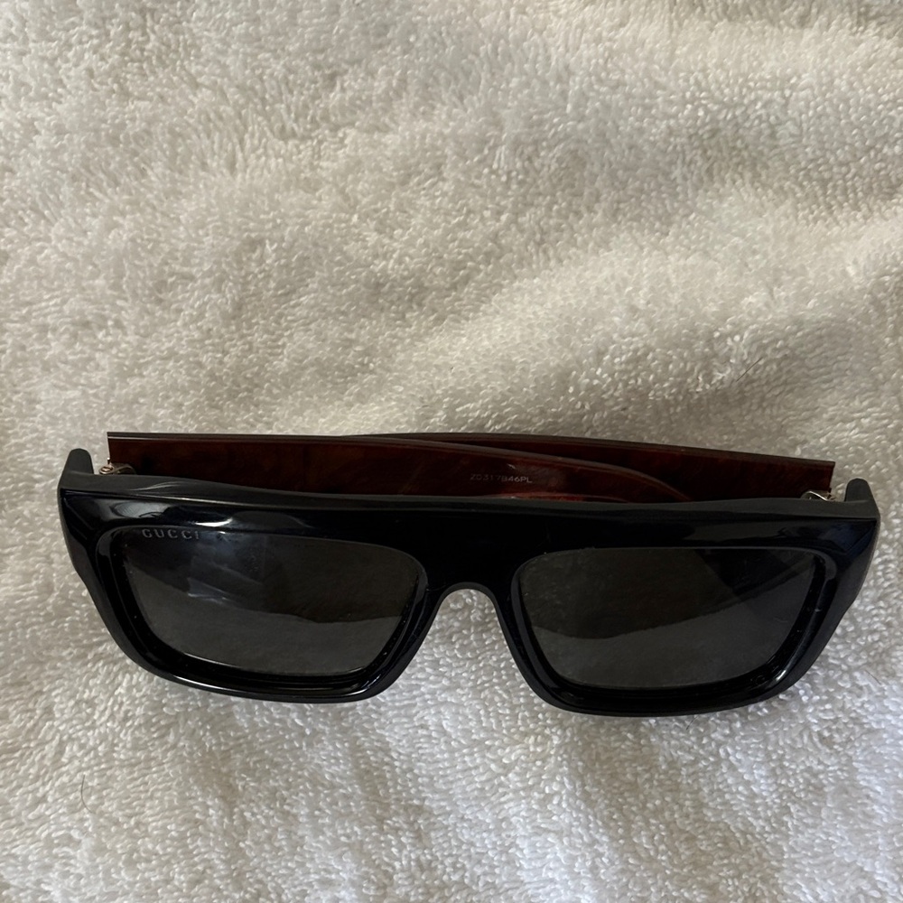Gucci Black Rectangular Sunglasses - image 5